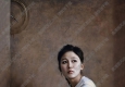 王能俊油畫作品 女孩和棋 高清下載