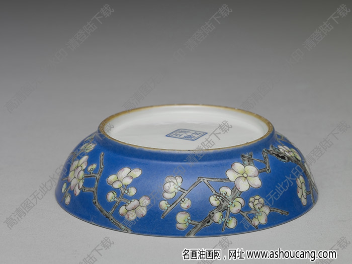 清雍正 琺瑯彩瓷藍(lán)地白梅碟 高清大圖下載
