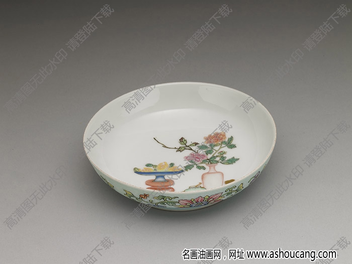 清乾隆 琺瑯彩粉藍(lán)地博古花卉碟 高清大圖下載