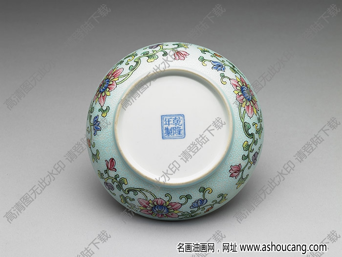 清乾隆 琺瑯彩粉藍(lán)地博古花卉碟 高清大圖下載