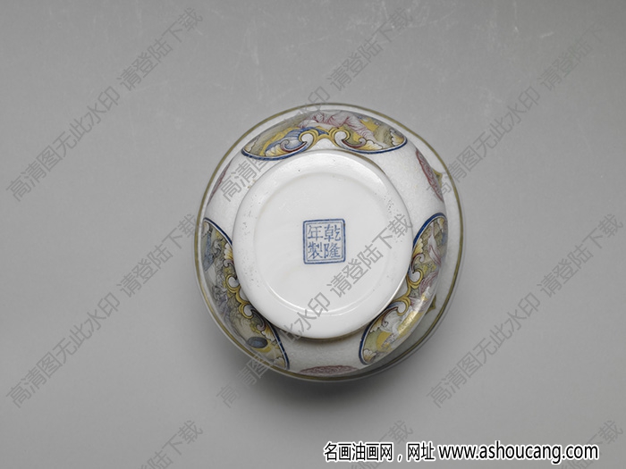 清乾隆 玻璃胎琺瑯彩人物渣斗 高清大圖下載