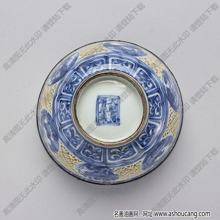 明萬(wàn)歷 青花白地玲瓏銀里茶鐘 高清大圖下載