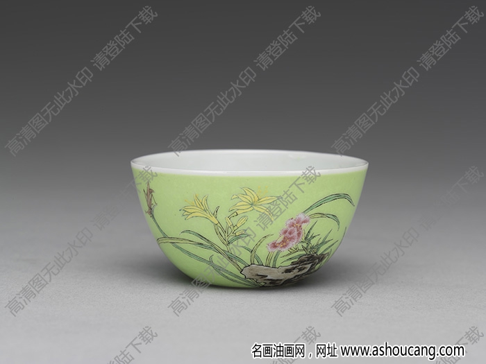 清雍正 琺瑯彩瓷綠地萱花草蟲鐘 高清大圖下載
