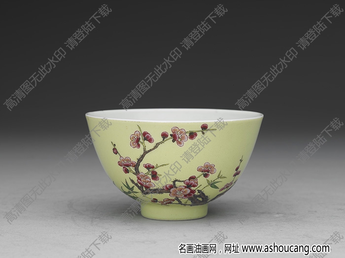 清雍正 琺瑯彩瓷綠地梅竹先春鐘 高清大圖下載